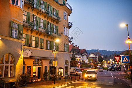 2018年10月14日 奥地利旅游假期旅行机构社论城市照明天空街道游客图片