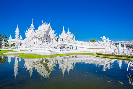 泰国白寺建筑学天空传统旅行寺庙地标建造艺术工艺雕像图片