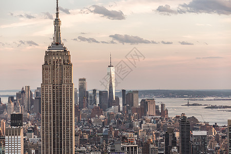 美国纽约州纽约  2019年5月17日 纽约市与帝国大厦的天线市中心景观工作商业建筑学中心摩天大楼帝国天际历史性图片