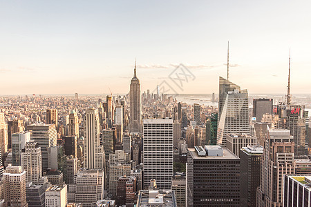 美国纽约2019年5月17日 纽约市曼哈顿市中心航空全景 当天有摩天大楼和蓝天帝国商业城市景观天空旅游场景建筑学天线历史性图片