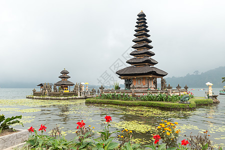 布拉坦湖水寺旅游风景建筑学场景天空宗教建筑热带石头地标图片