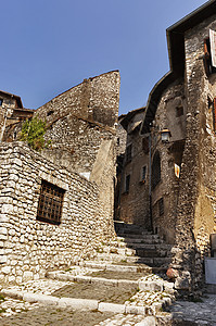 中世纪镇的巷道图片