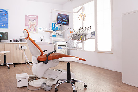 装有牙齿护理器械的空空无口腔整牙科医院办公室室图片