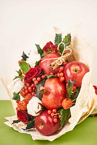 带红水果肉桂装饰品的花束有机木头植物花园市场礼物女孩婚礼橙子风格烹饪图片