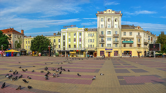 大道之行乌克兰Ternopil戏剧广场公园长椅行人历史建筑学剧院旅游旅行胡同街道背景
