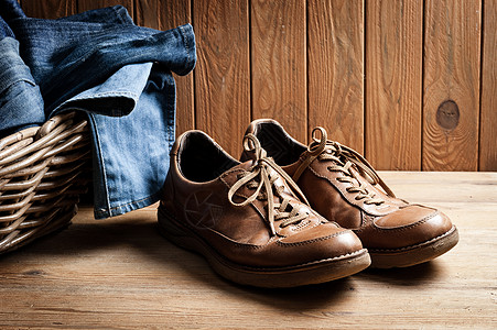 旧皮鞋蕾丝皮革鞋类靴子潮人紧缩鞋带配饰木头男人图片