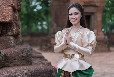 穿泰国传统服装的妇女应受到薪资尊重文化女孩戏服旅行历史问候语艺术成人女士公园图片