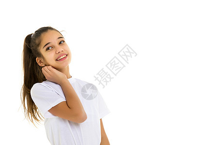 穿着纯白白色T恤的情感小女孩裙子衬衫孩子喜悦衣服微笑女孩童年女性乐趣图片