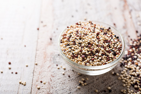 混杂生原quinoa玻璃饮食谷物粮食种子美食麸质食物早餐营养图片