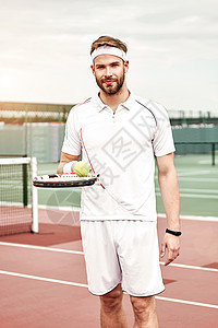 打球吧 网球场的帅哥站在网球场上图片
