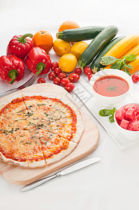 意大利原薄皮比萨健康美食餐厅食物脆皮蔬菜小吃绿色红色白色图片