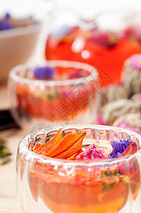 香草天然花卉茶和干花叶子疗法治疗茶点酿造玫瑰杯子药品食物饮料图片