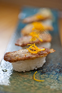 日式寿司炒鹅肝盘子寿司食物油炸饮食美味鱼片餐厅美食鹅肝图片