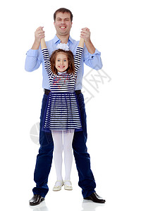 爸爸握着女儿的手父母家庭幸福乐趣成人童年男人孩子儿童白色背景图片