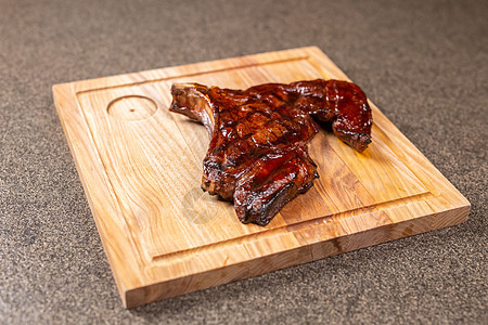 食物和马肉概念     与雌性一道在切菜板上烤肉桌子餐厅厨房美食木板牛扒烹饪胡椒工作香料图片