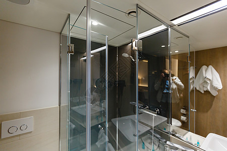 厕所内部与厕所结合 谁都不准地板卫生间坐浴奢华浴室房间酒店镜子家具洗澡图片