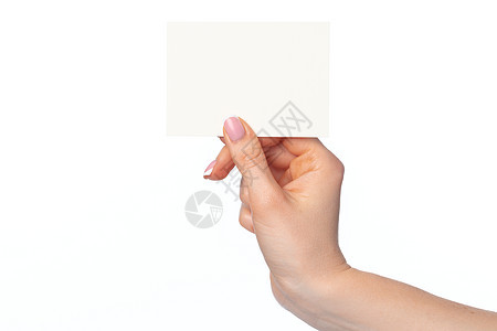 妇女手持白白空白的白色名片 孤立在白纸上销售量成功广告女性优惠券礼物手臂营销手指商业图片