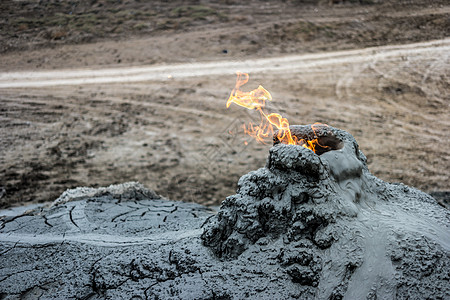 Gobustan泥火山图片