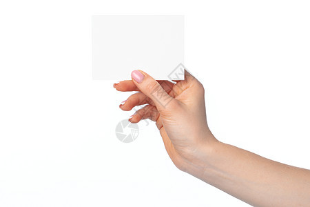 妇女手持白白空白的白色名片 孤立在白纸上女性礼物销售量手臂手指成功标签角落棕榈商业背景图片