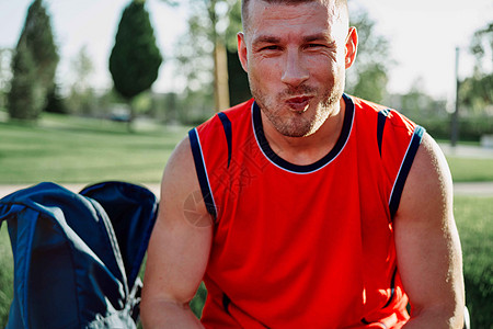梅州危！毕津浩头球补射破门打进赛季首球，大连2