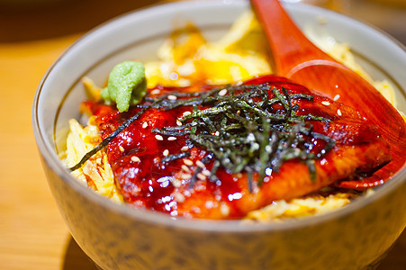 日本拉面美味绿色面条肉汤午餐鳗鱼海鲜蔬菜芝麻食物图片