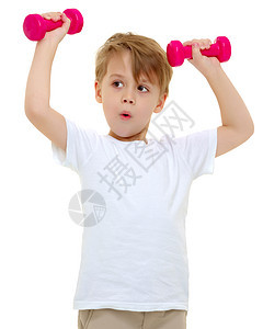 一个小男孩在举哑铃饮食健身房孩子运动动机男生男性活力有氧运动肌肉图片