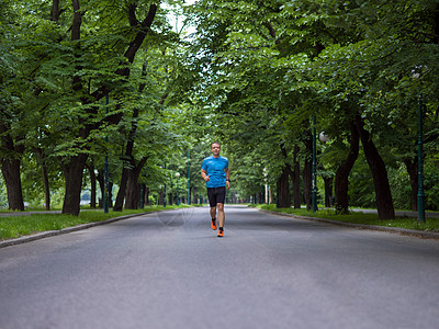 男子跑步耐力行动高清图片