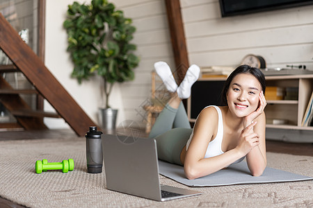 巴西门将又发威！周欣怡迅速启动+单刀精彩搓射，但又被挡出