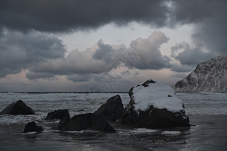 冬季诺华海岸 下雪多云的天气恶劣海岸线海岸天空海浪风暴日落蓝色海洋假期旅游图片