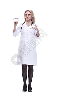 合格的医生 有一个数字平板电脑来扶助你药物成人治疗师保健注意力服务药片广告牌护理人员快乐图片