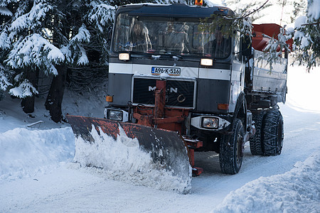 雪雪车气候风暴驾驶机械耕作天气暴风雪道路街道季节图片