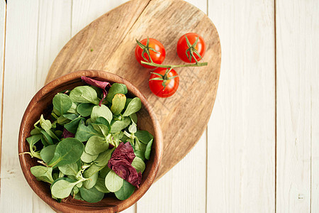 新鲜食品蔬菜菜食用厨房菜间饮食烹饪沙拉叶子餐厅健康菠菜盘子木头菜单图片