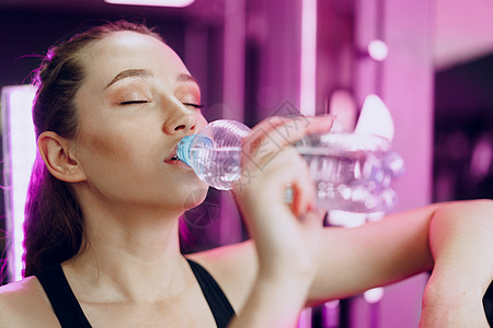 泰晤士报：西汉姆联深陷降级危机，帕奎塔希望在冬窗离队