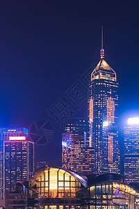 香港市中心在黄昏时分从香港九龙一侧欣赏香港天际线的著名城市景观图片