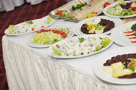 餐食食品桌子午餐饼干酒店桌布自助餐盘子水果蔬菜环境图片