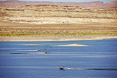 鲍威尔湖娱乐 亚利桑那湖帆船图片