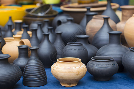 不同颜色的克莱板容器水壶制品陶瓷陶器花瓶销售文化作坊架子手工业图片