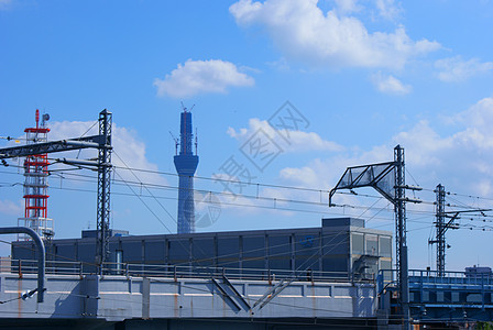 东京天空树正在建设中机构建筑学建筑群建造业建筑电塔起重机工地蓝天摩天大楼图片
