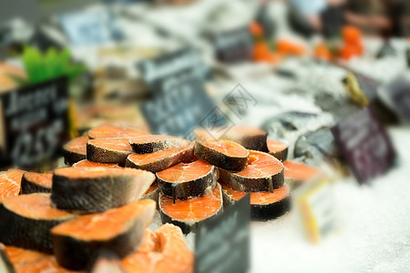 准备在超市出售的原始鱼鱼片烹饪海鲜盐水美食营养零售鳟鱼摊位产品图片