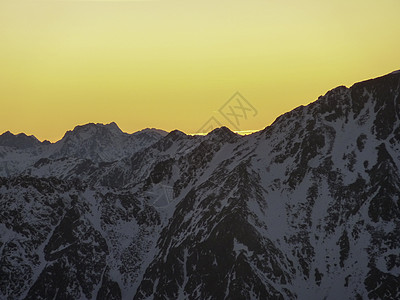 日落时山和雪河谷的Val Senales全景天堂冰川建筑师假期旅行山脉图书馆岩石仙境寂寞背景图片