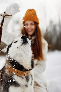 女子户外运动会雪乐之旅;图片