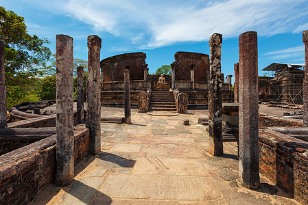 斯里兰卡Pollonaruwa古城的古老佛教圣徒四合院宗教景点佛塔佛教徒雕像寺庙石头地标文明图片