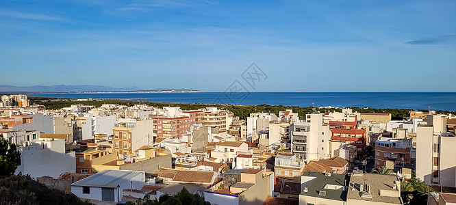 大海风景地中海 海边的一个度假镇 最顶尖的风景天空房子旅行城市海滩景观建筑海岸村庄全景背景