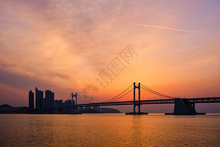 日出关桥 南韩釜山运输港口建筑学场景建筑物风景城市夜景海景摩天大楼图片