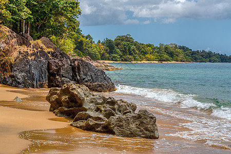 马达加斯加马苏阿拉国家公园海岸的美丽景色 图画海景半岛目的地晴天阳光海洋海滩旅游森林公园图片