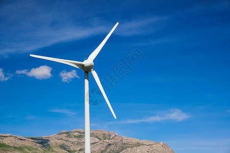 天空风力发电机涡轮机环境背景力量技术旋转蓝色工业能源能量源白色图片