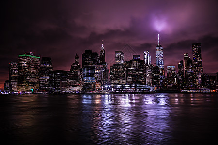 纽约曼哈顿夜景旅行商业景观办公楼街景城市外国照明摩天大楼天空图片