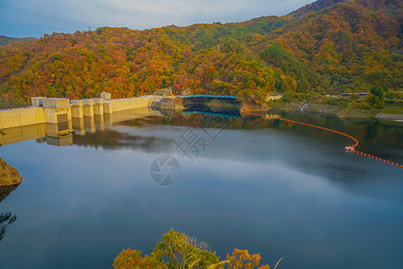 秋叶和Yatsuta大坝贡马省机构建筑湖面美景流动景点橙子群马日落设施图片