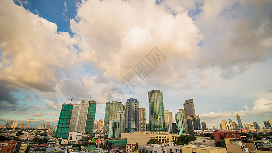 Makati是菲律宾马尼拉大都会地区的一座城市 也是该国的金融枢纽 它为摩天大楼著称 晚上好天空机械生活房子天际街道公寓摄影旅行图片
