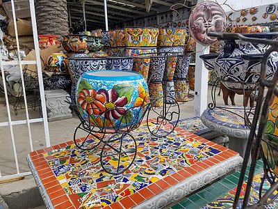 下加利福尼亚州墨西哥塔拉腊花盆和产品纪念品手工传统收藏陶瓷团体市场陶器蓝色工艺图片
